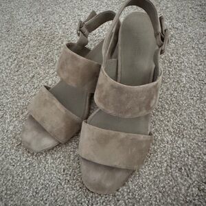 Vince Tan Sandals Minimalist Suede Design
